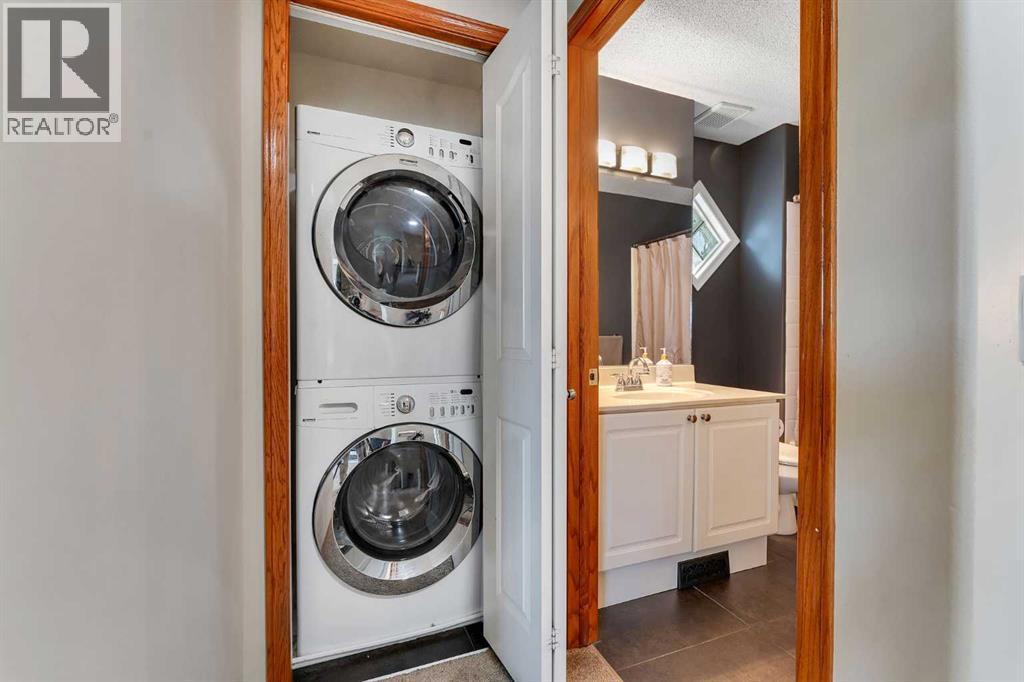 Single Family House for Sale in  Hidden Valley Manor NW Hidden Valley Calgary 
