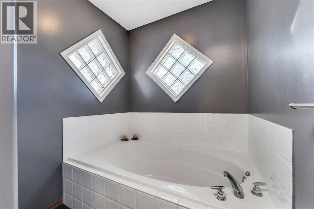 Single Family House for Sale in  Hidden Valley Manor NW Hidden Valley Calgary 