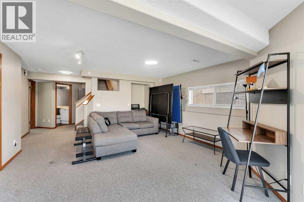 Single Family House for Sale in  Hidden Valley Manor NW Hidden Valley Calgary 