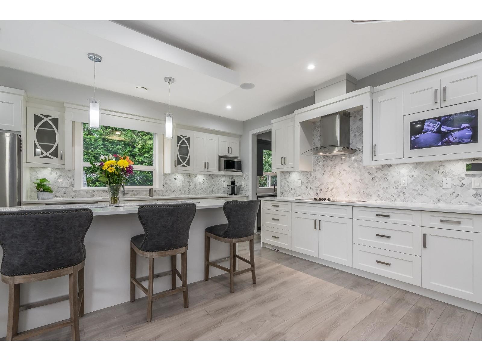 Photo 4 of 2 22963 Fraser Highway, Langley BC