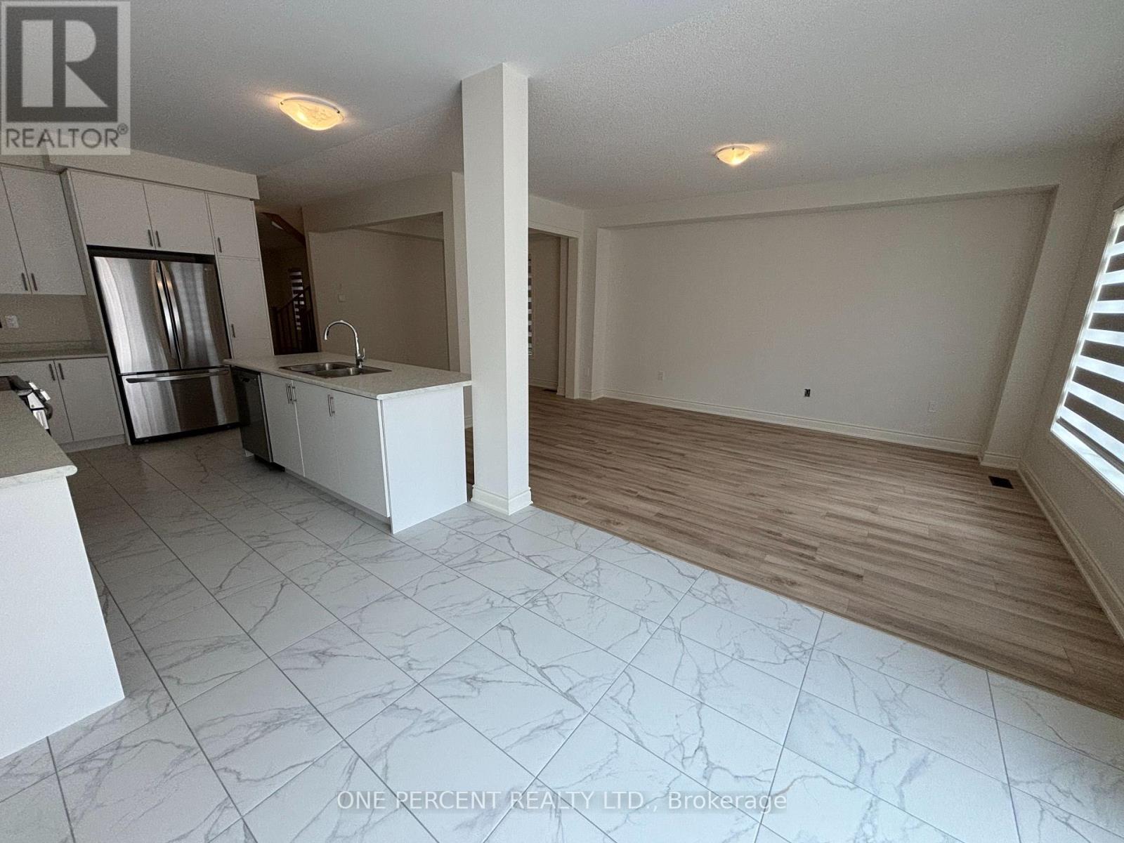 Photo 13 of 47 Bloomfield Crescent, Cambridge ON
