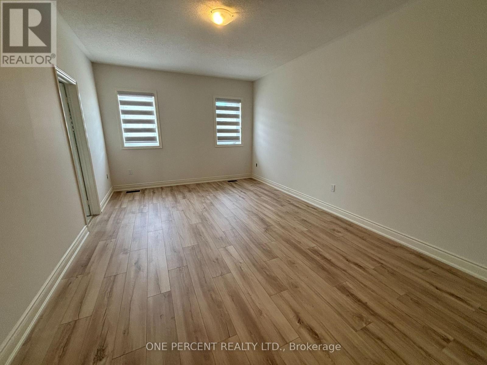 Photo 21 of 47 Bloomfield Crescent, Cambridge ON