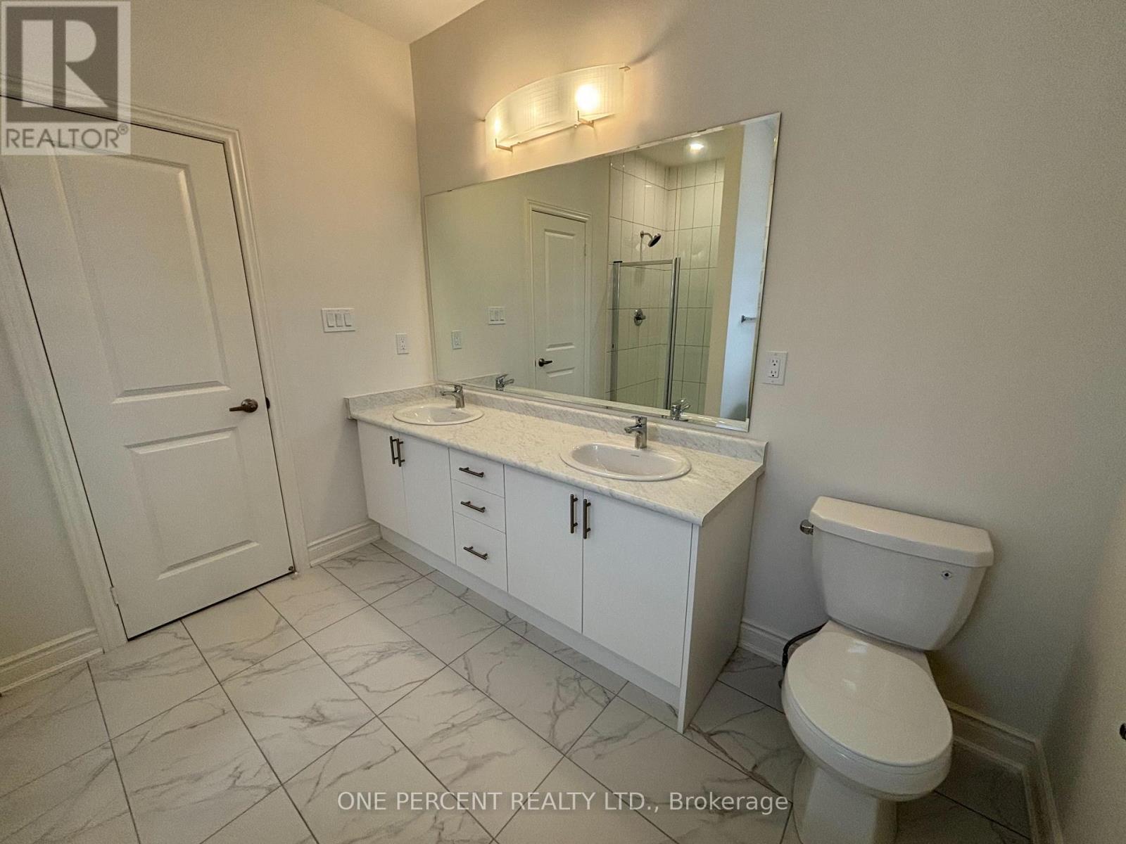 Photo 24 of 47 Bloomfield Crescent, Cambridge ON