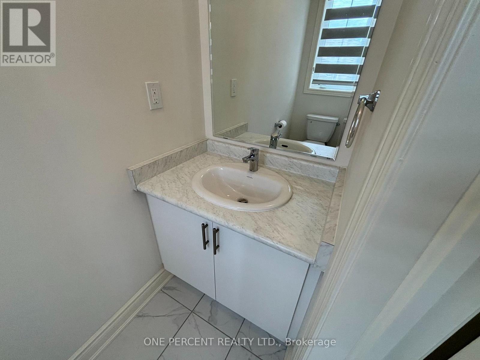 Photo 19 of 47 Bloomfield Crescent, Cambridge ON