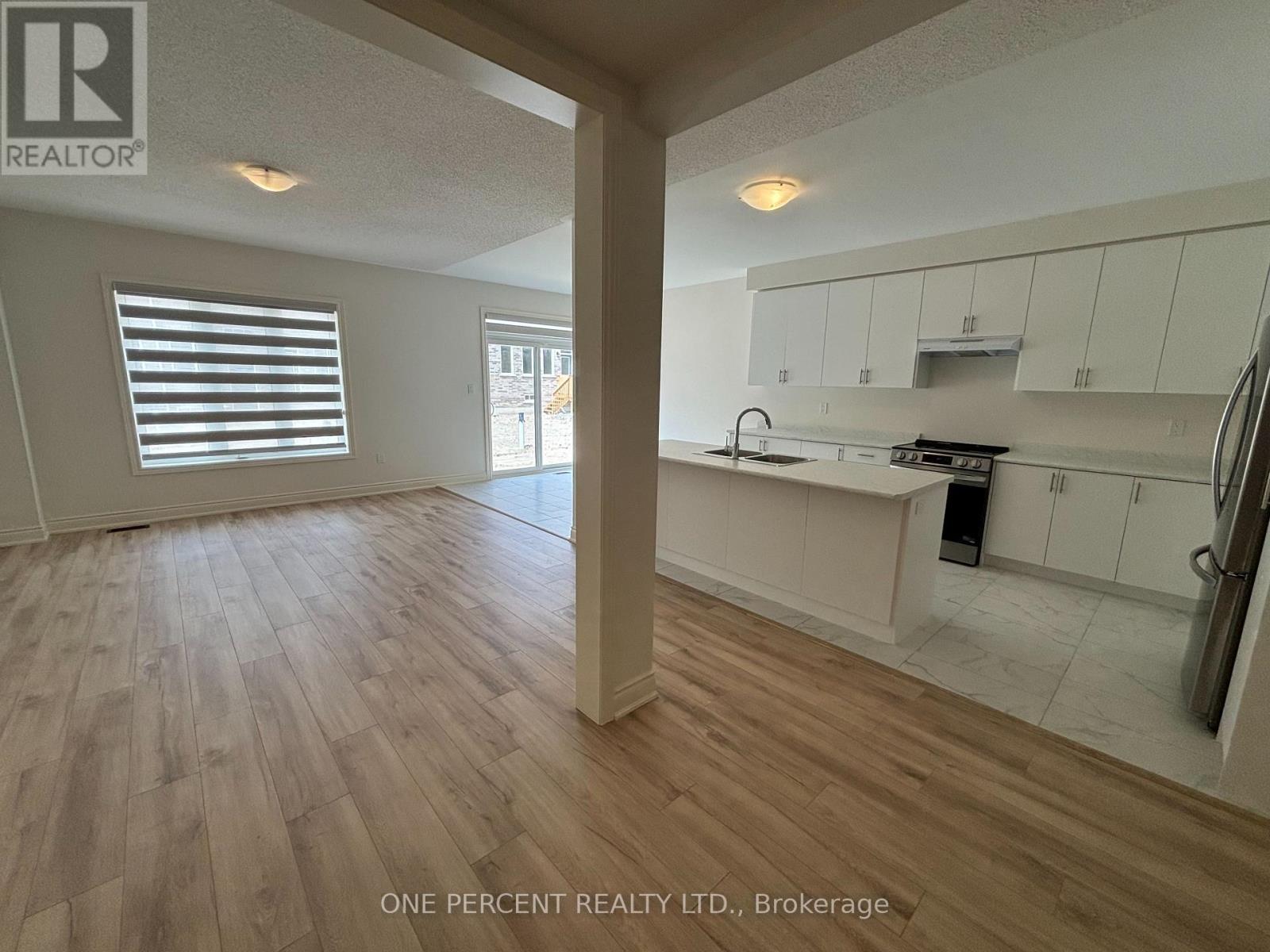Photo 32 of 47 Bloomfield Crescent, Cambridge ON