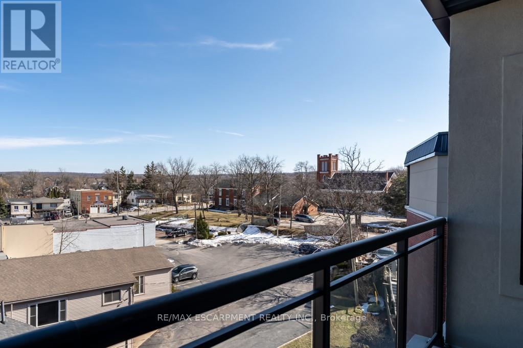 Photo 18 of 403 5002 King Street, Lincoln ON
