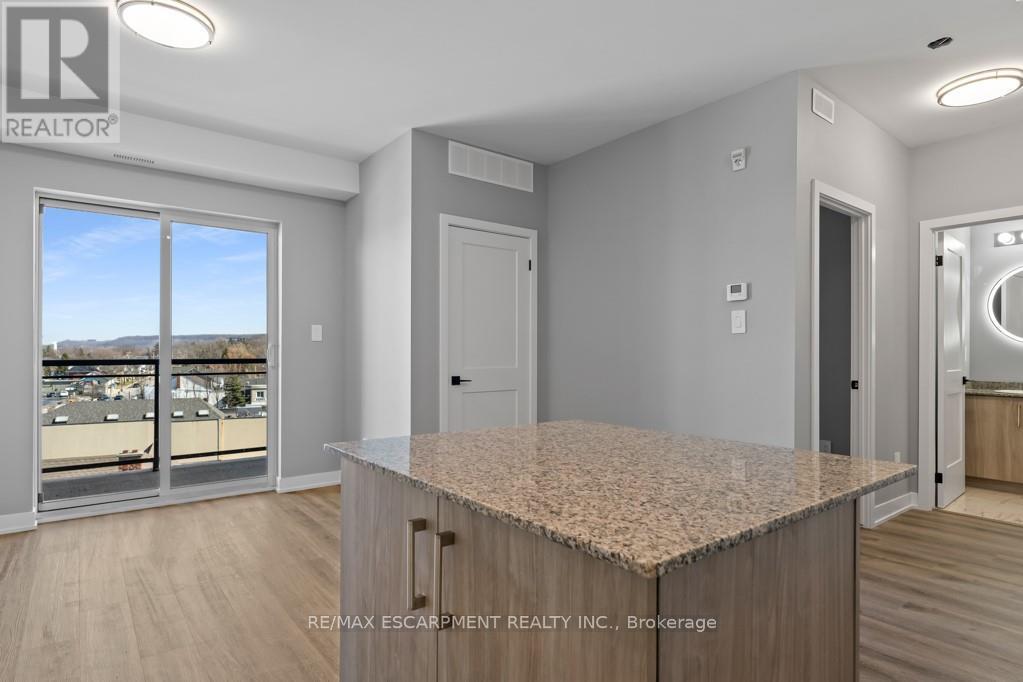Photo 7 of 403 5002 King Street, Lincoln ON