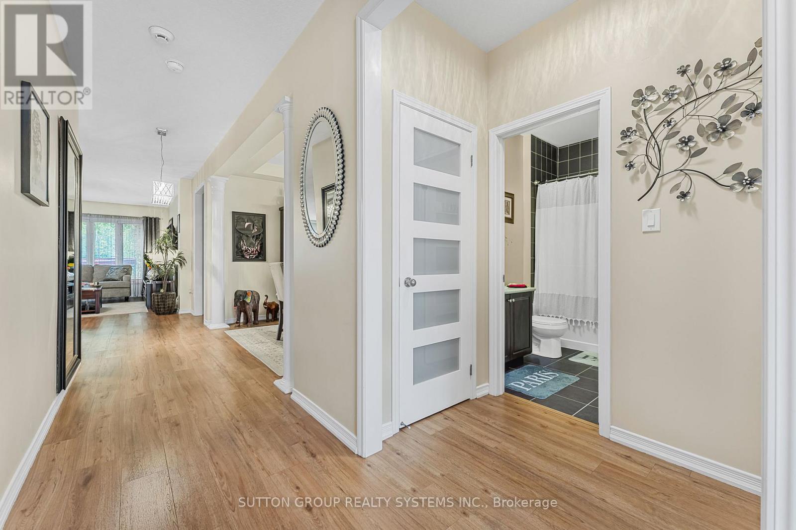 Photo 10 of 8424 Mulberry Drive, Niagara Falls ON