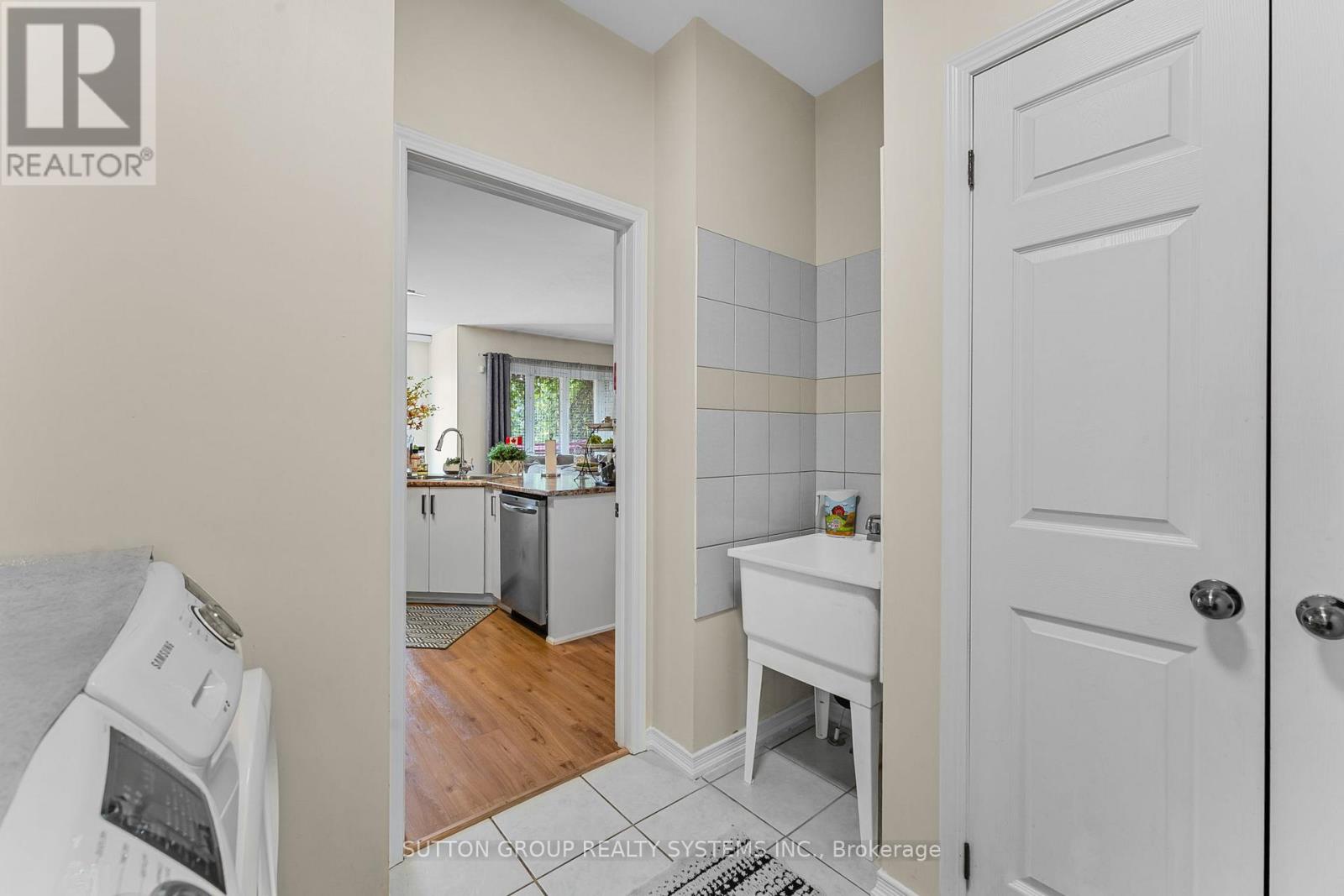 Photo 17 of 8424 Mulberry Drive, Niagara Falls ON