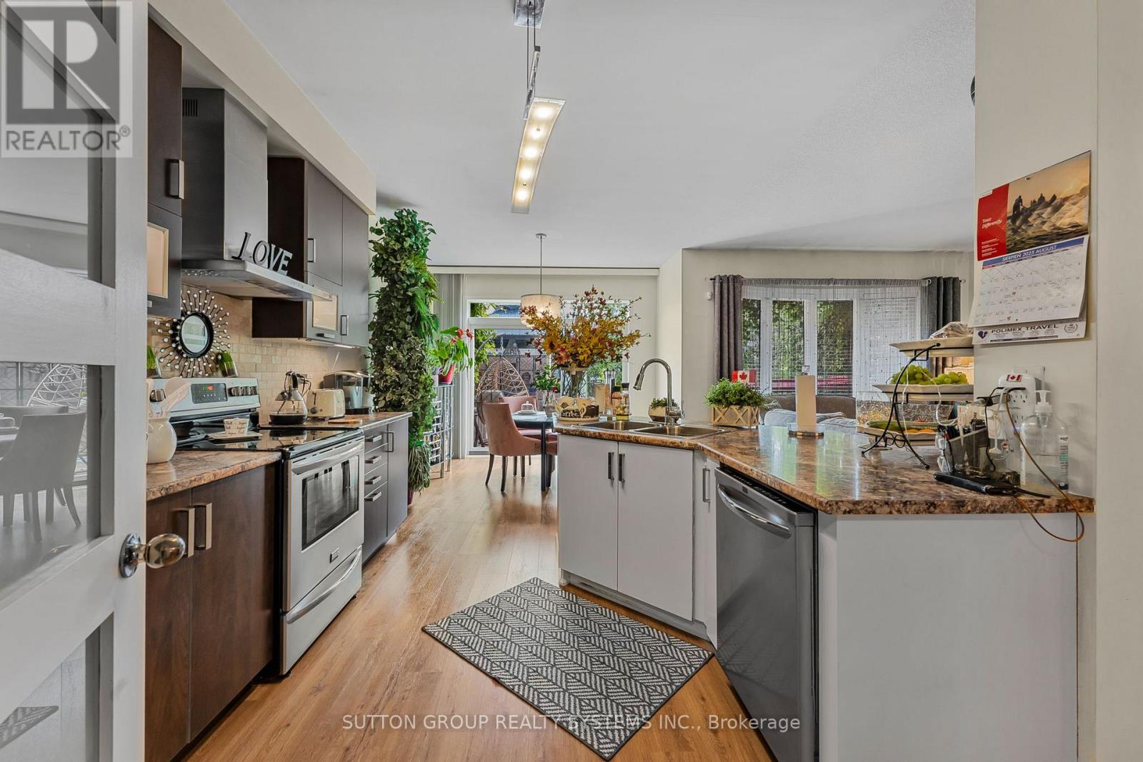 Photo 19 of 8424 Mulberry Drive, Niagara Falls ON