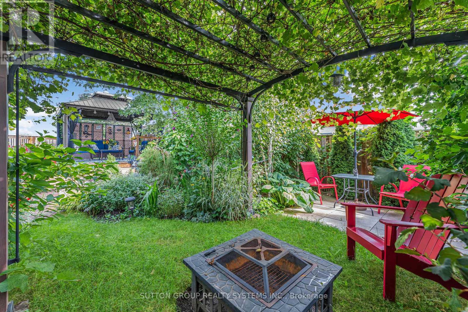 Photo 29 of 8424 Mulberry Drive, Niagara Falls ON