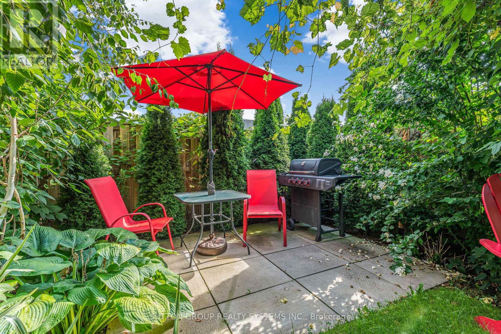 Photo 31 of 8424 Mulberry Drive, Niagara Falls ON