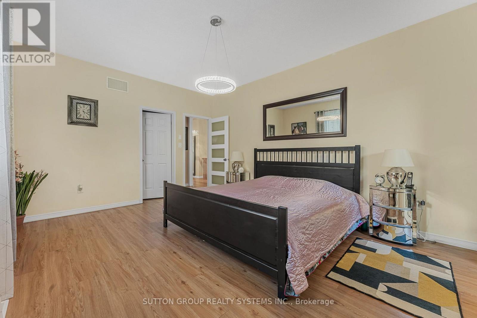 Photo 32 of 8424 Mulberry Drive, Niagara Falls ON