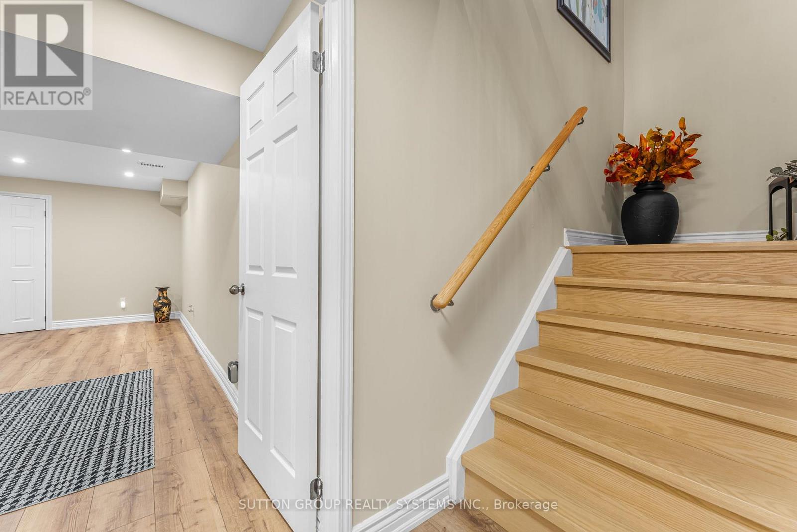Photo 37 of 8424 Mulberry Drive, Niagara Falls ON