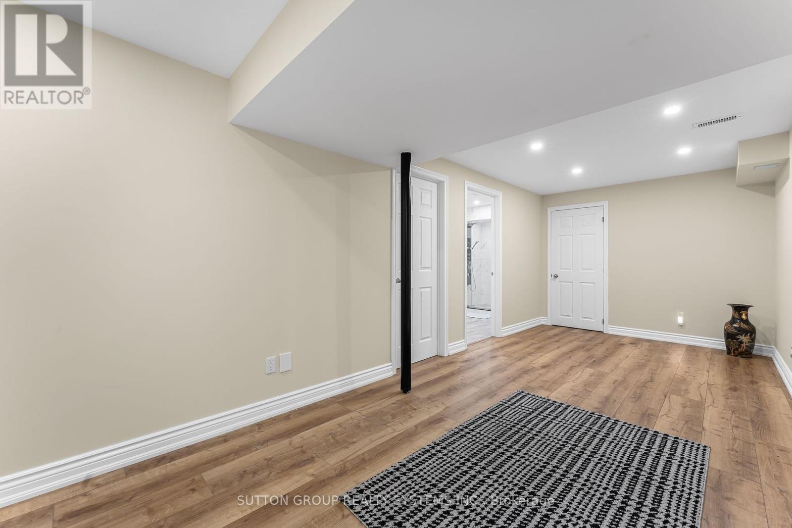 Photo 38 of 8424 Mulberry Drive, Niagara Falls ON