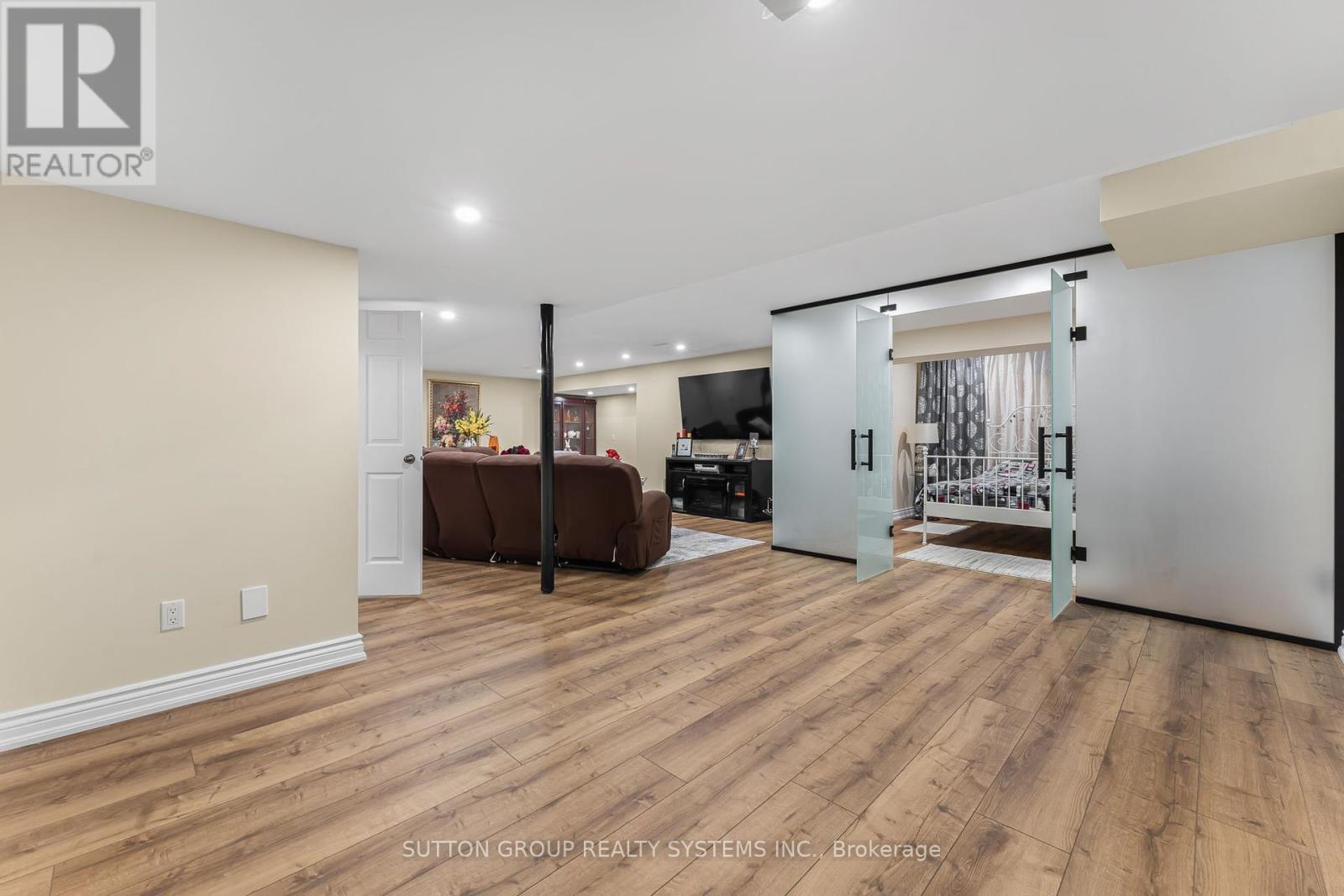 Photo 42 of 8424 Mulberry Drive, Niagara Falls ON