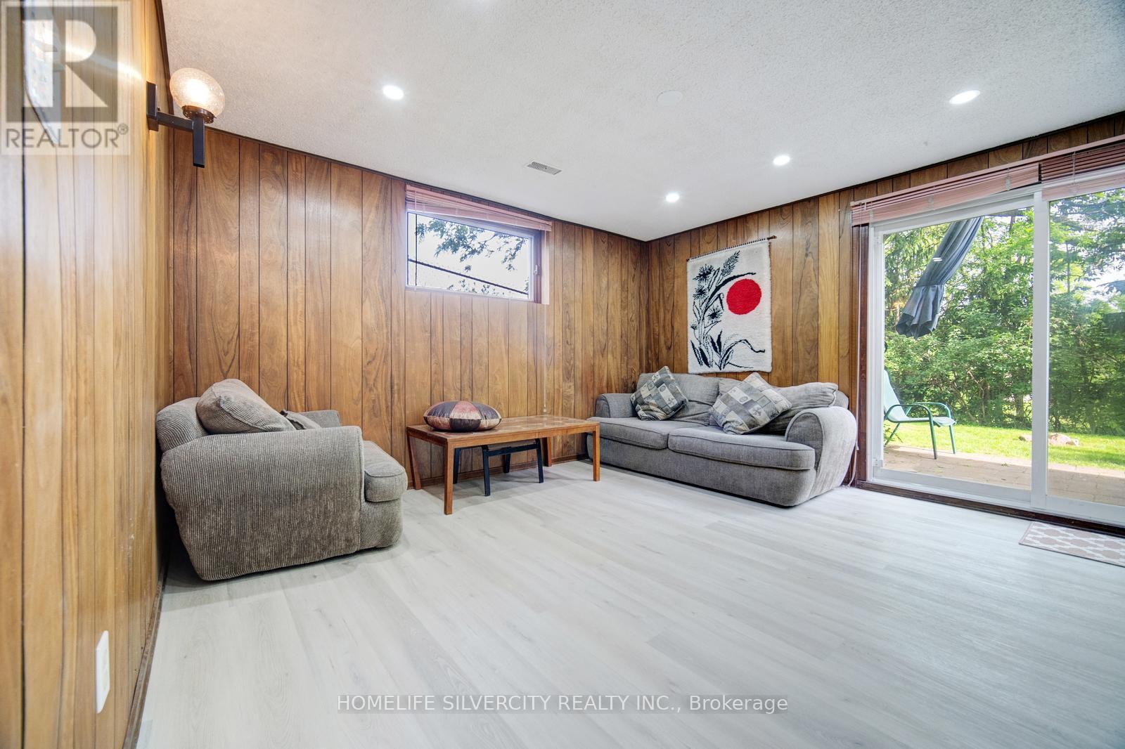 Photo 13 of 196 Millwood Crescent, Kitchener ON