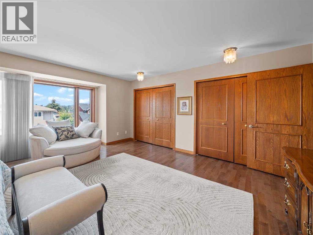 Single Family House for Sale in  Edgeview Road NW Edgemont Calgary 