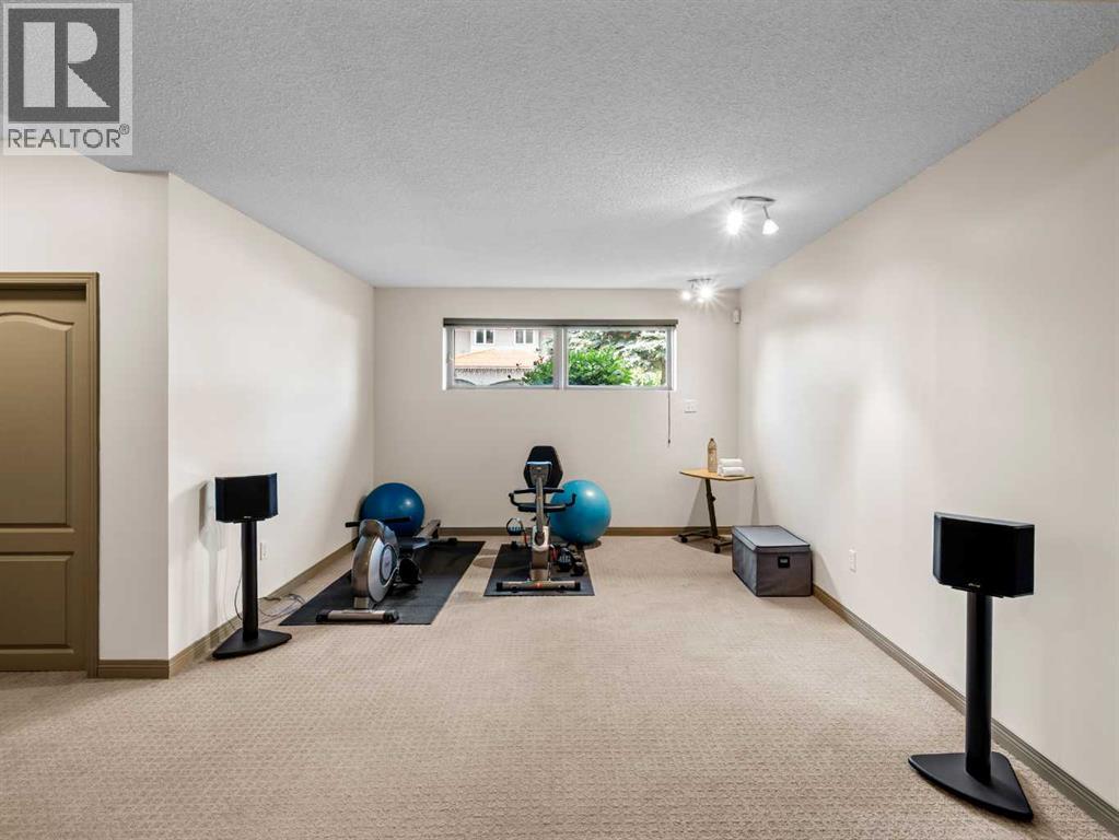 Single Family House for Sale in  Edgeview Road NW Edgemont Calgary 