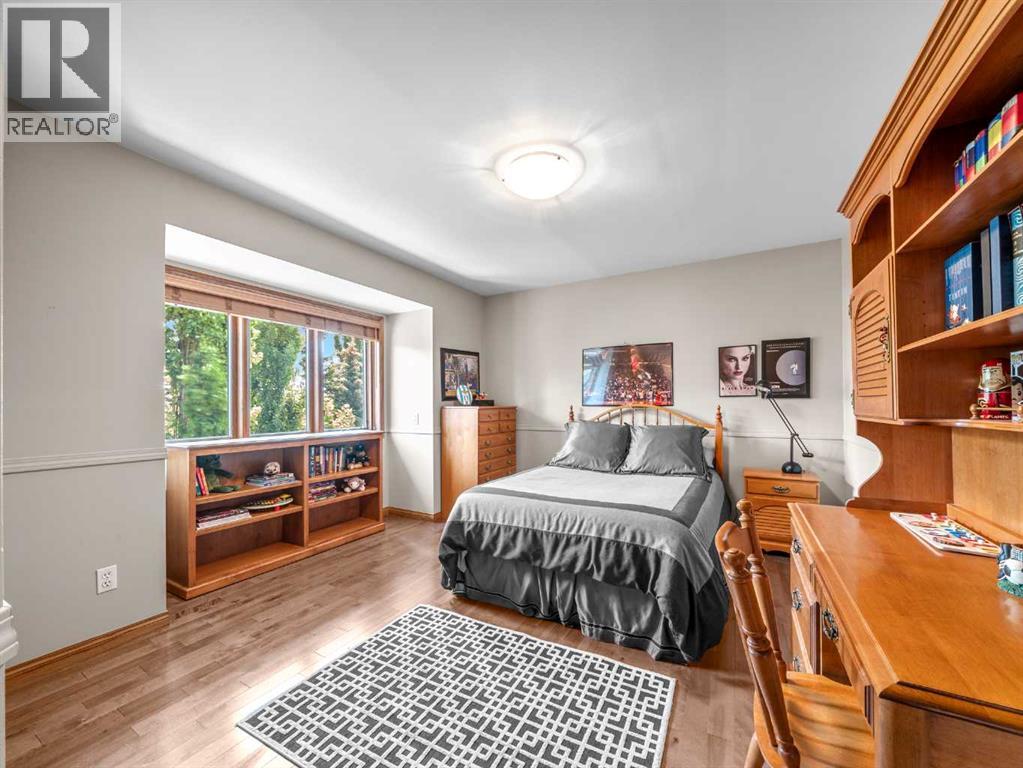 Single Family House for Sale in  Edgeview Road NW Edgemont Calgary 
