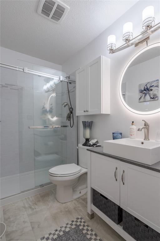 Photo 20 of 466 Rosewood Drive, Steinbach MB