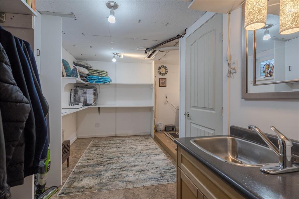 Photo 5 of 466 Rosewood Drive, Steinbach MB