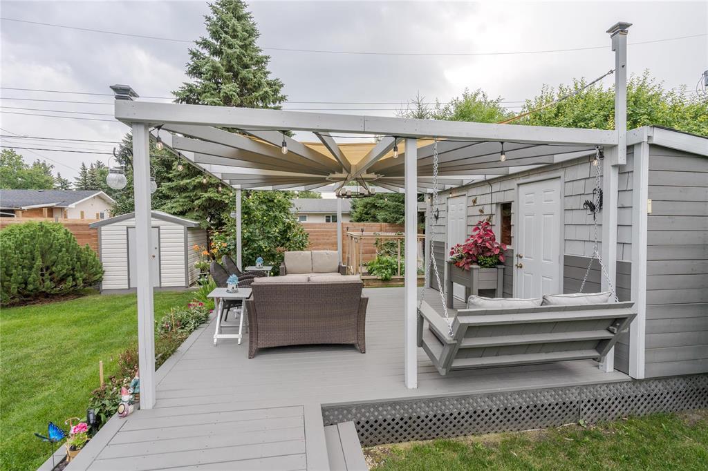 Photo 9 of 466 Rosewood Drive, Steinbach MB