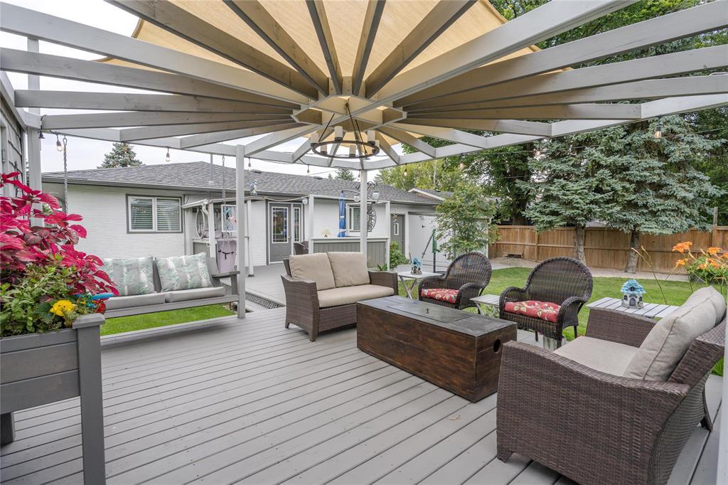 Photo 12 of 466 Rosewood Drive, Steinbach MB