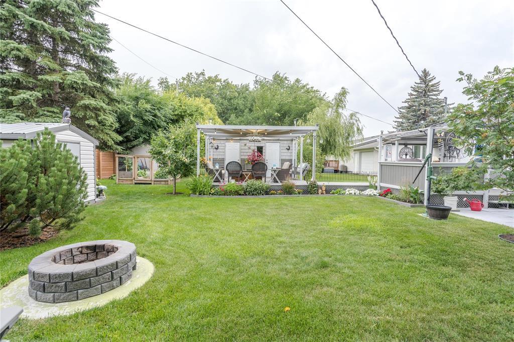 Photo 13 of 466 Rosewood Drive, Steinbach MB