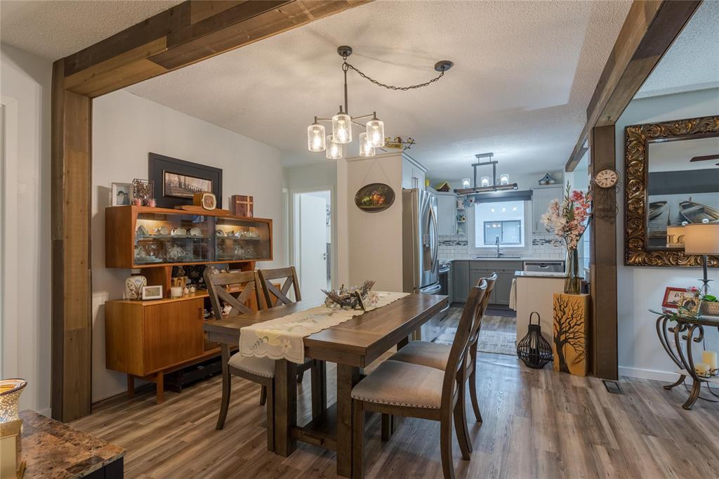 Photo 3 of 466 Rosewood Drive, Steinbach MB