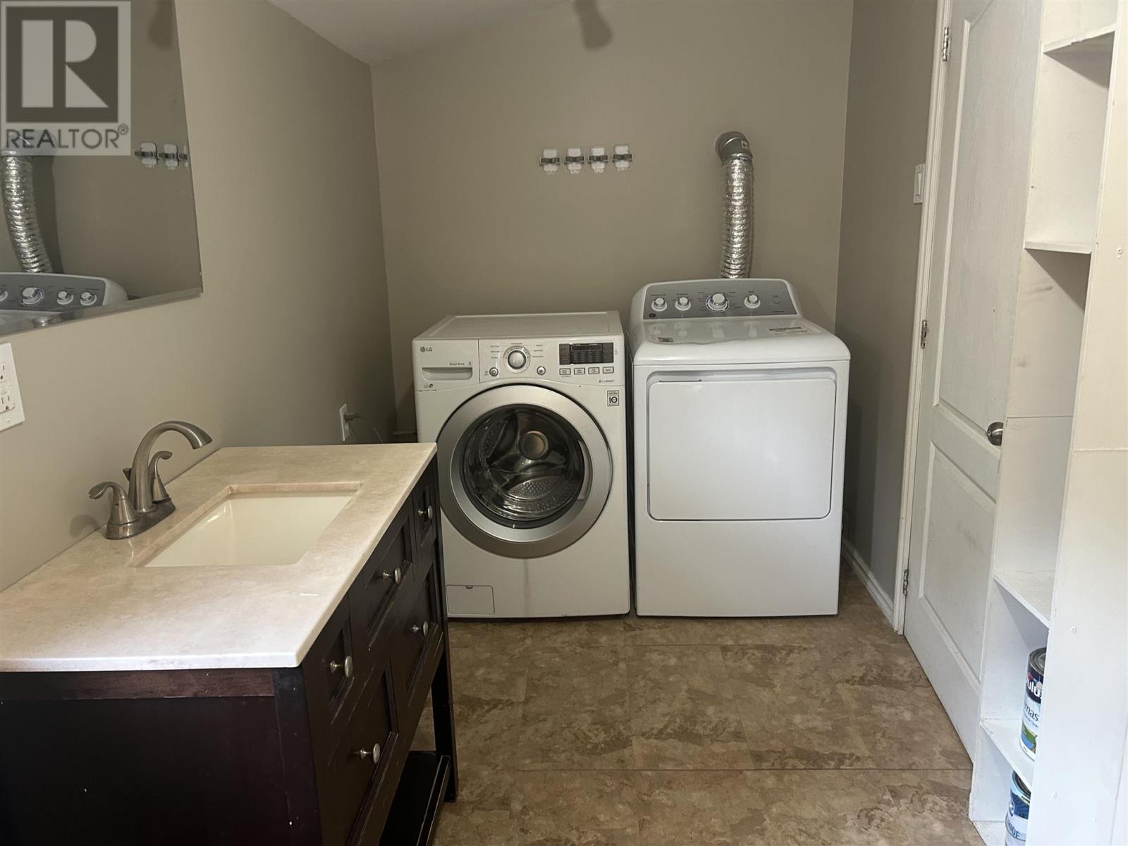 Photo 10 of 84 Letcher St, Sault Ste Marie ON