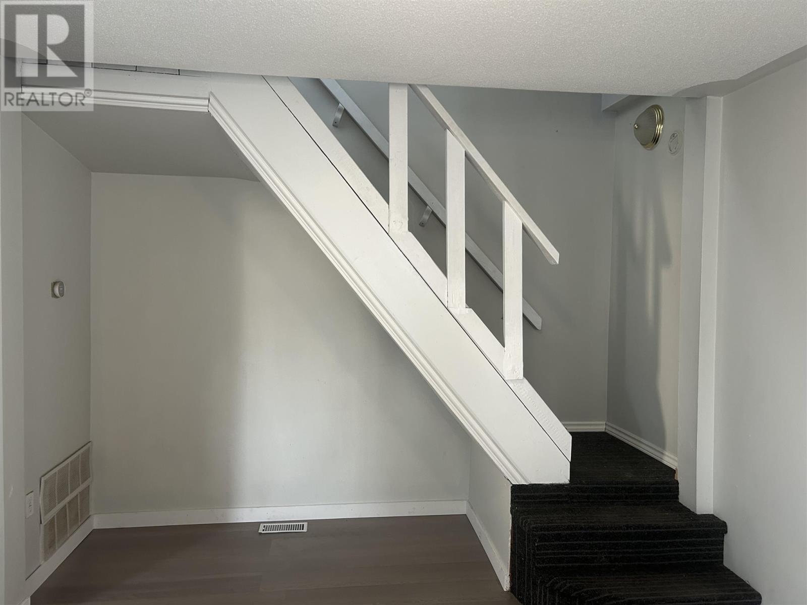 Photo 15 of 84 Letcher St, Sault Ste Marie ON
