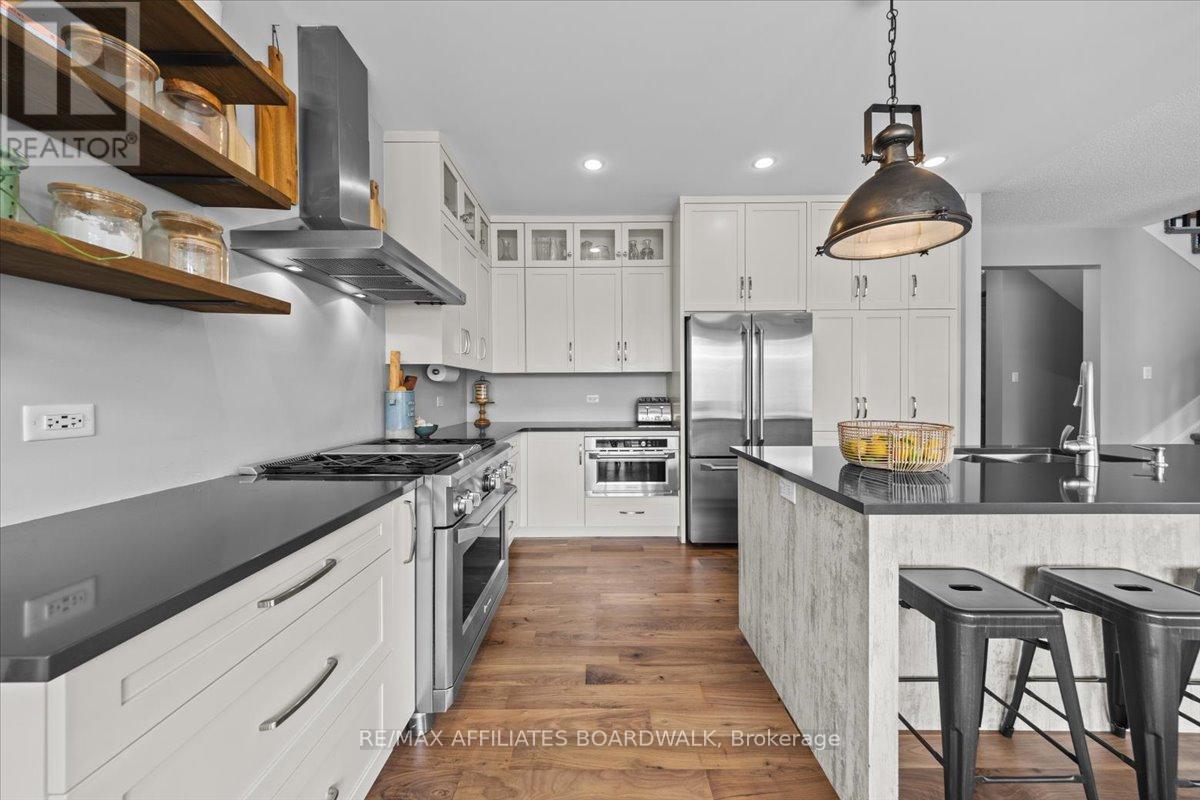 Photo 2 of 506 Breccia Heights, Ottawa ON
