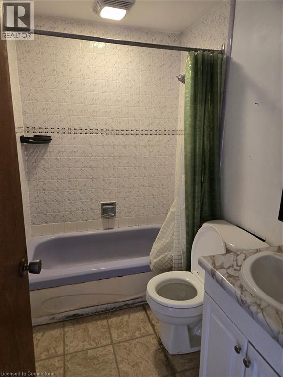 Photo 2 of 153 Limeridge Road W Unit 4, Hamilton ON