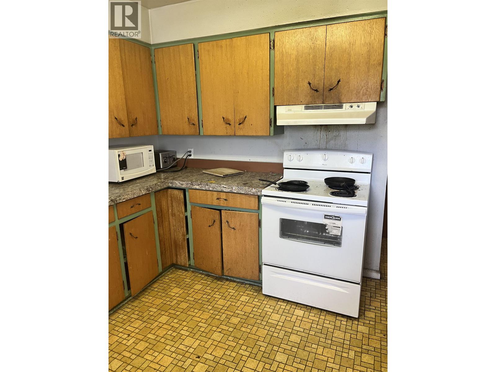4723 WALSH Avenue, Terrace