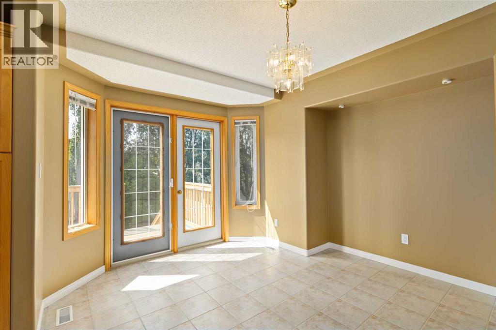 Photo 12 of 220 Boisvert Place, Fort Mcmurray AB