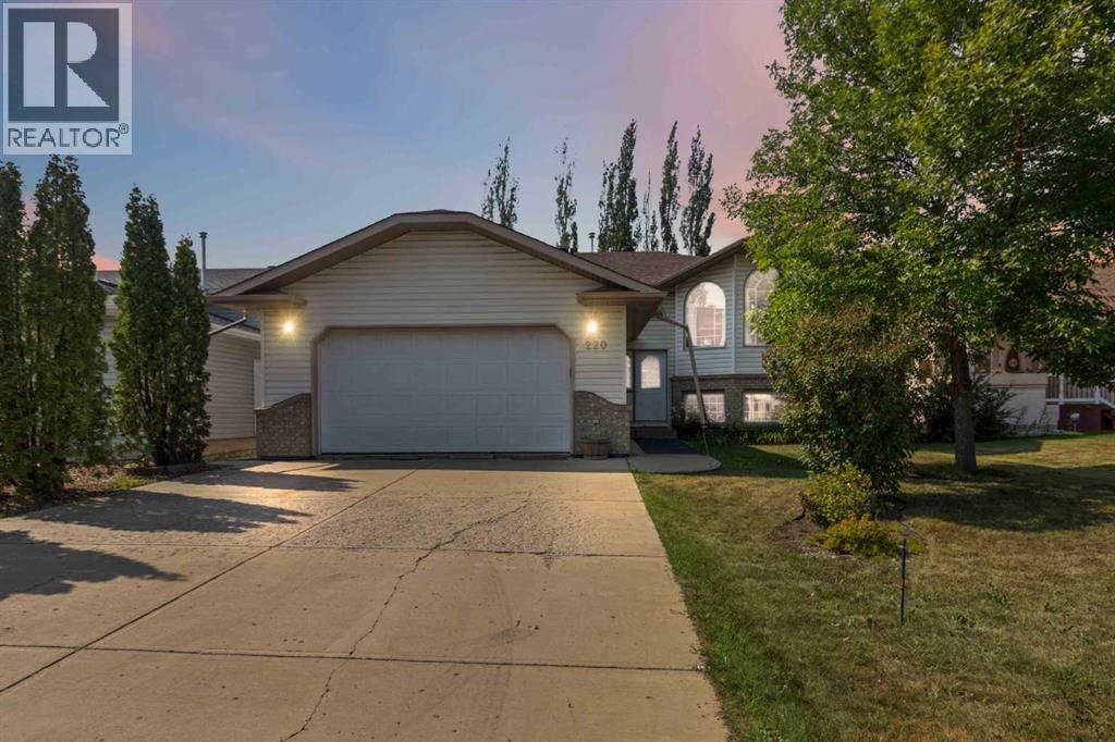 Photo 4 of 220 Boisvert Place, Fort Mcmurray AB