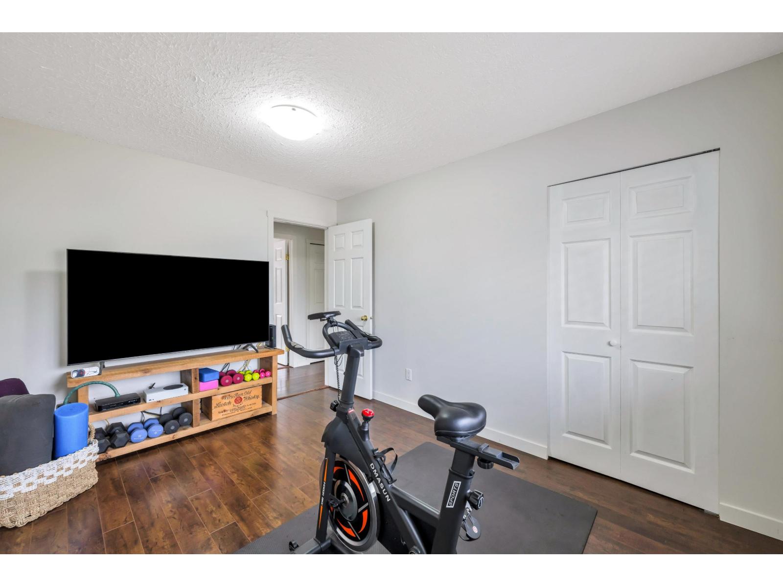 Photo 6 of 19838 48 A Avenue, Langley BC