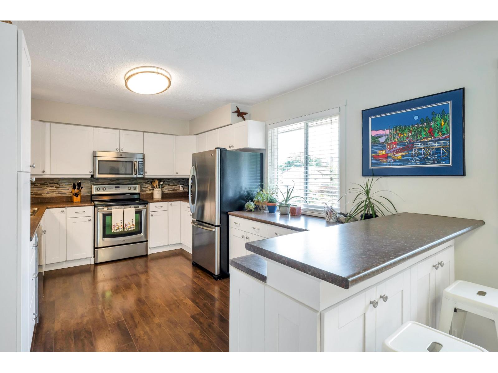 Photo 3 of 19838 48 A Avenue, Langley BC