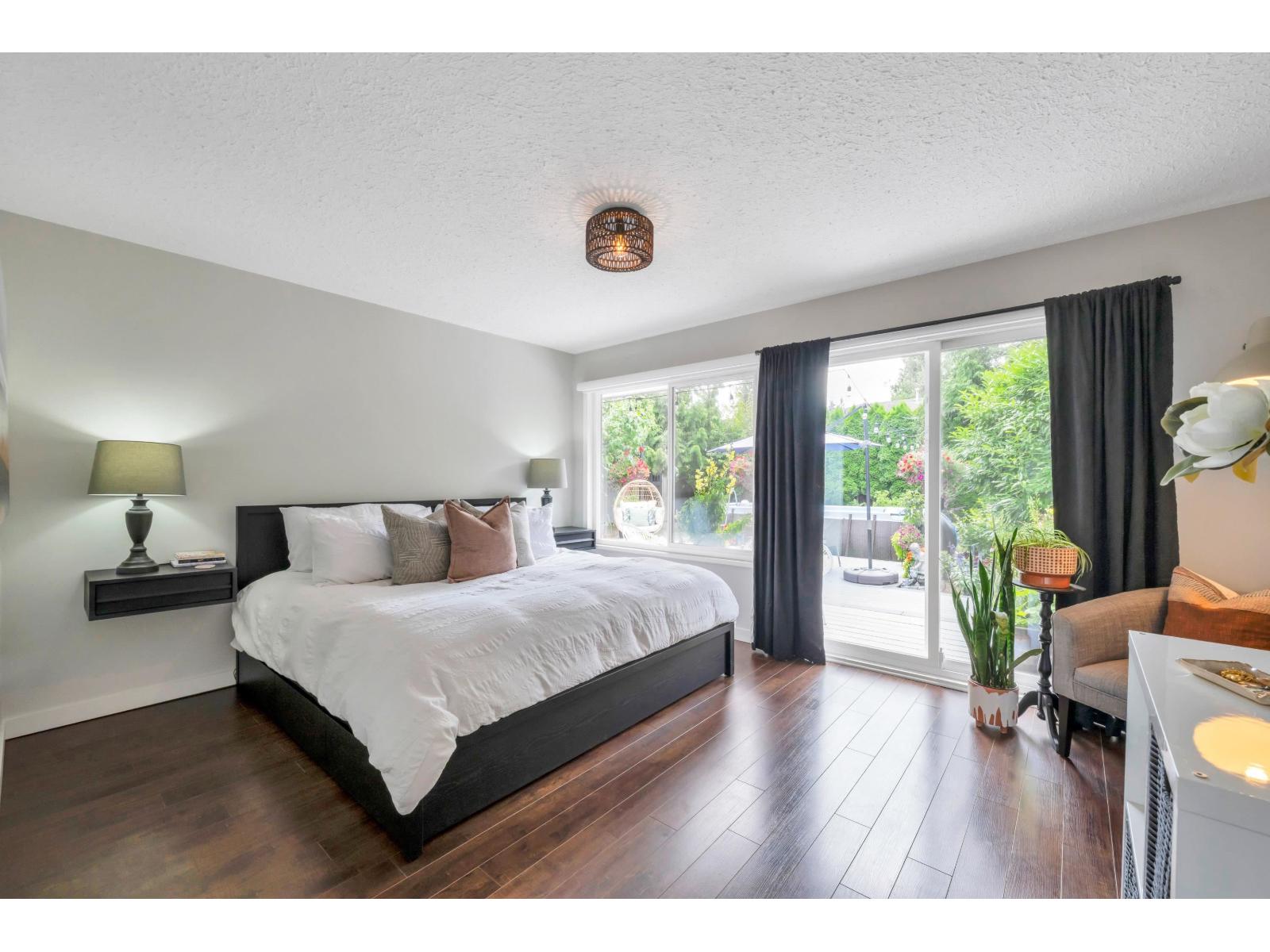 Photo 12 of 19838 48 A Avenue, Langley BC