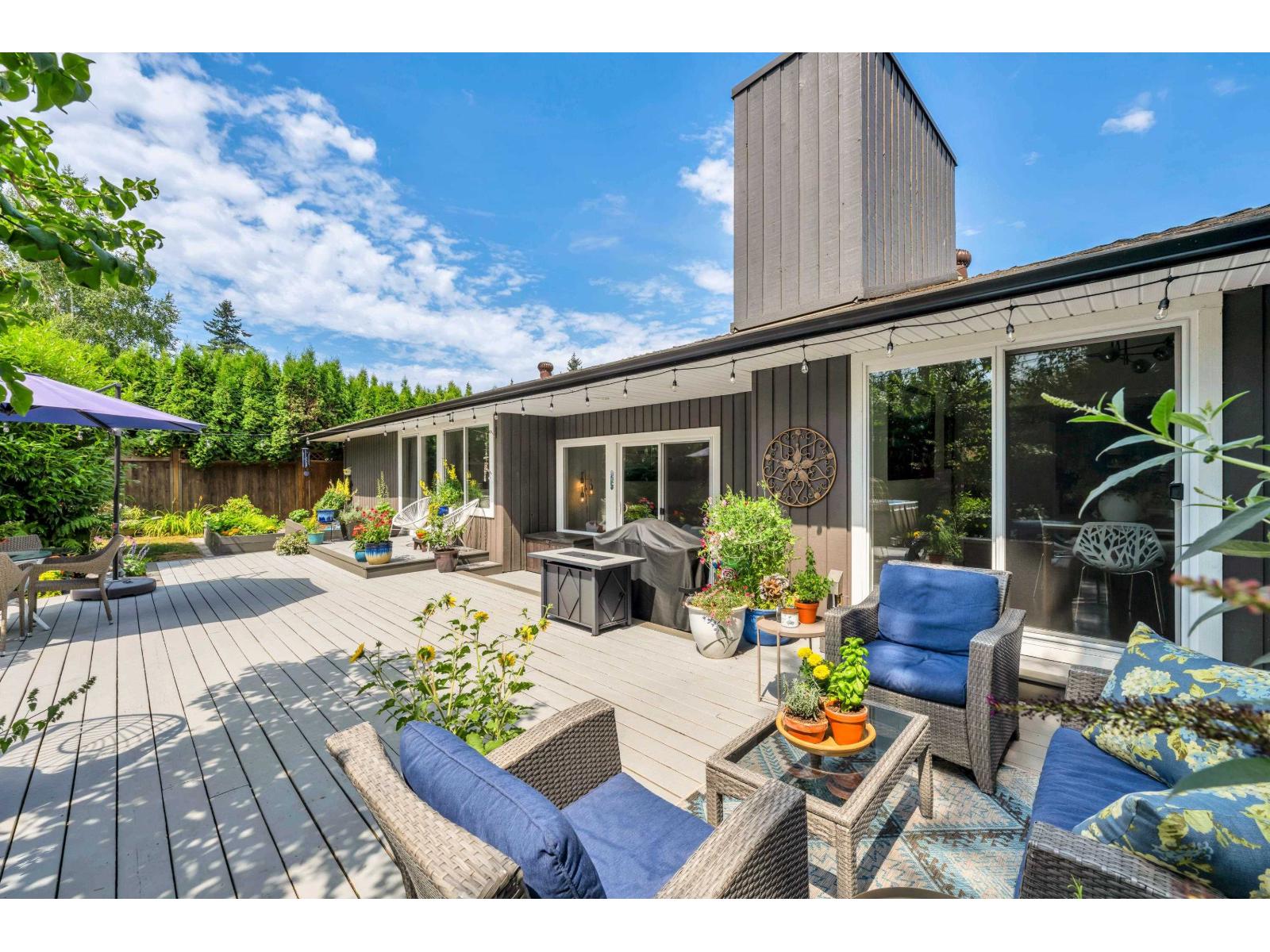 Photo 8 of 19838 48 A Avenue, Langley BC