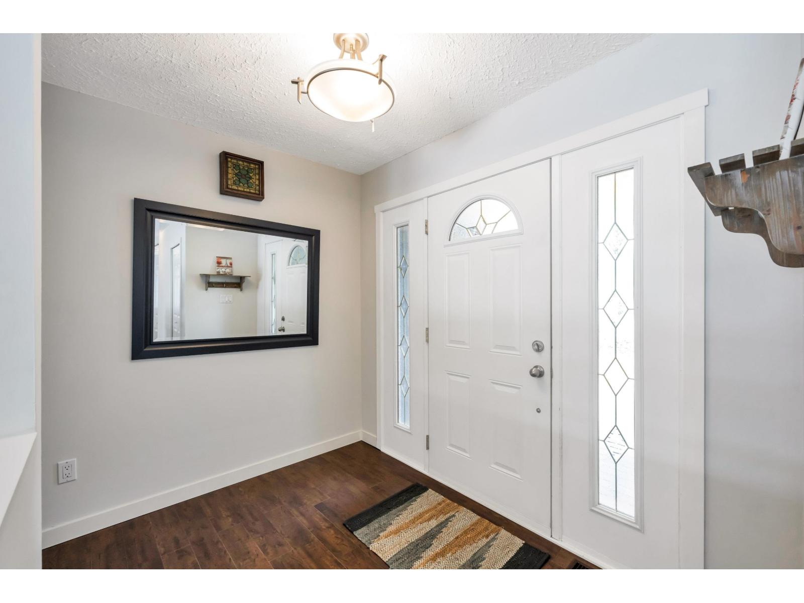 Photo 9 of 19838 48 A Avenue, Langley BC