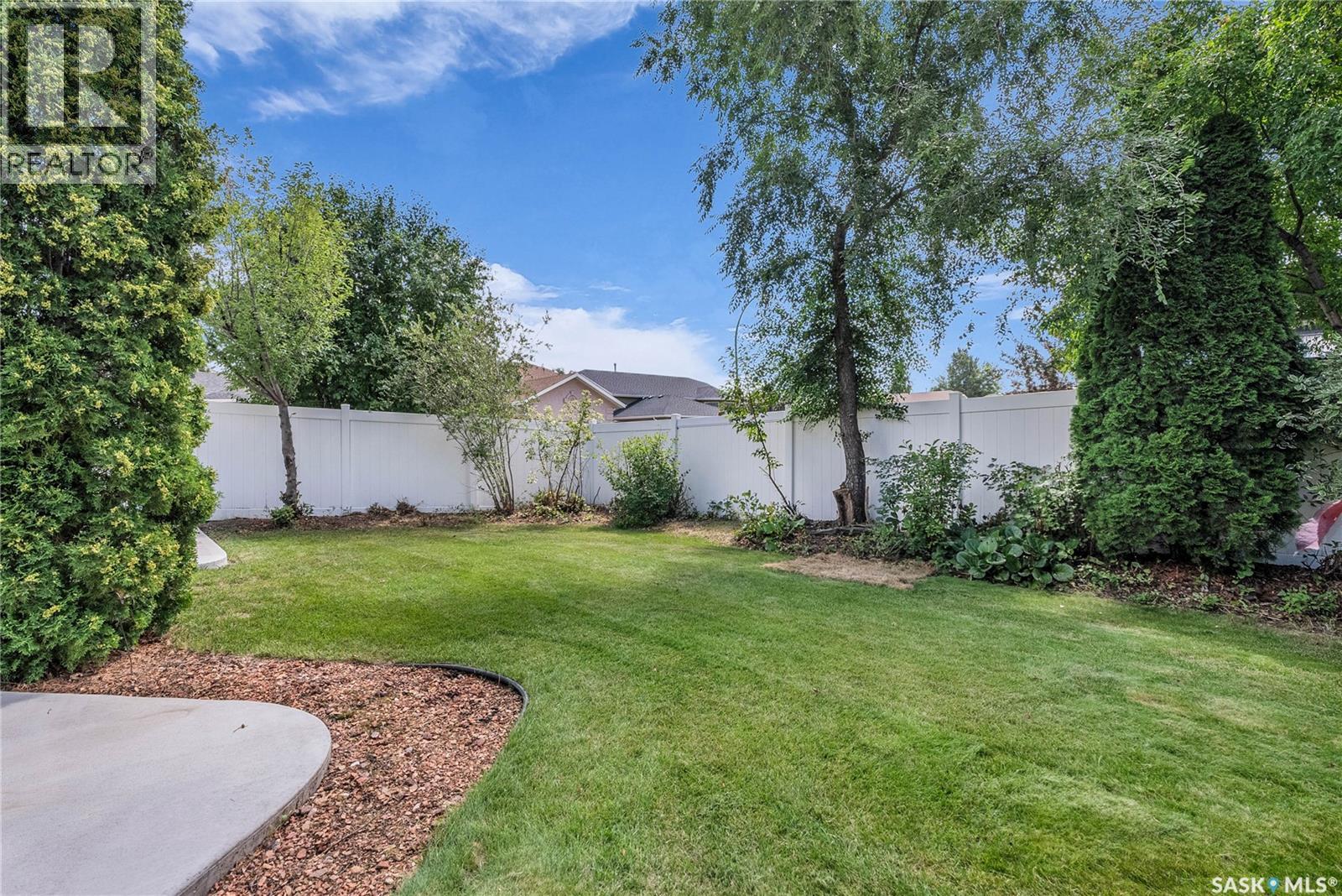 Photo 6 of 779 Bayview Close, Saskatoon SK
