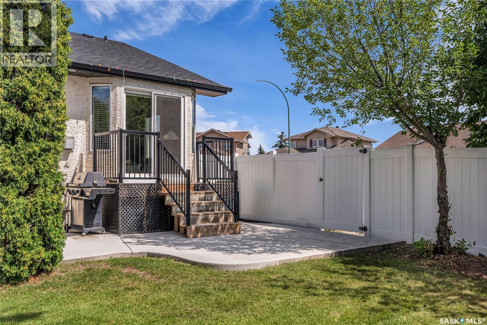 Photo 14 of 779 Bayview Close, Saskatoon SK