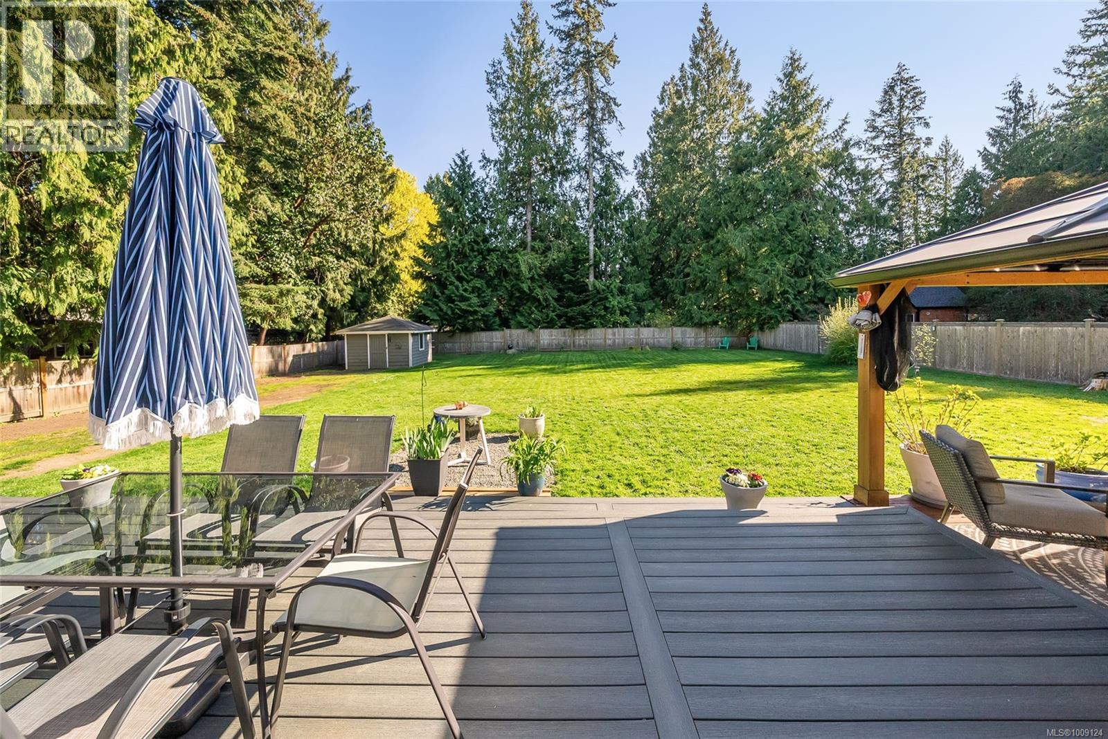 Photo 5 of 928 Ballenas Rd, Parksville BC