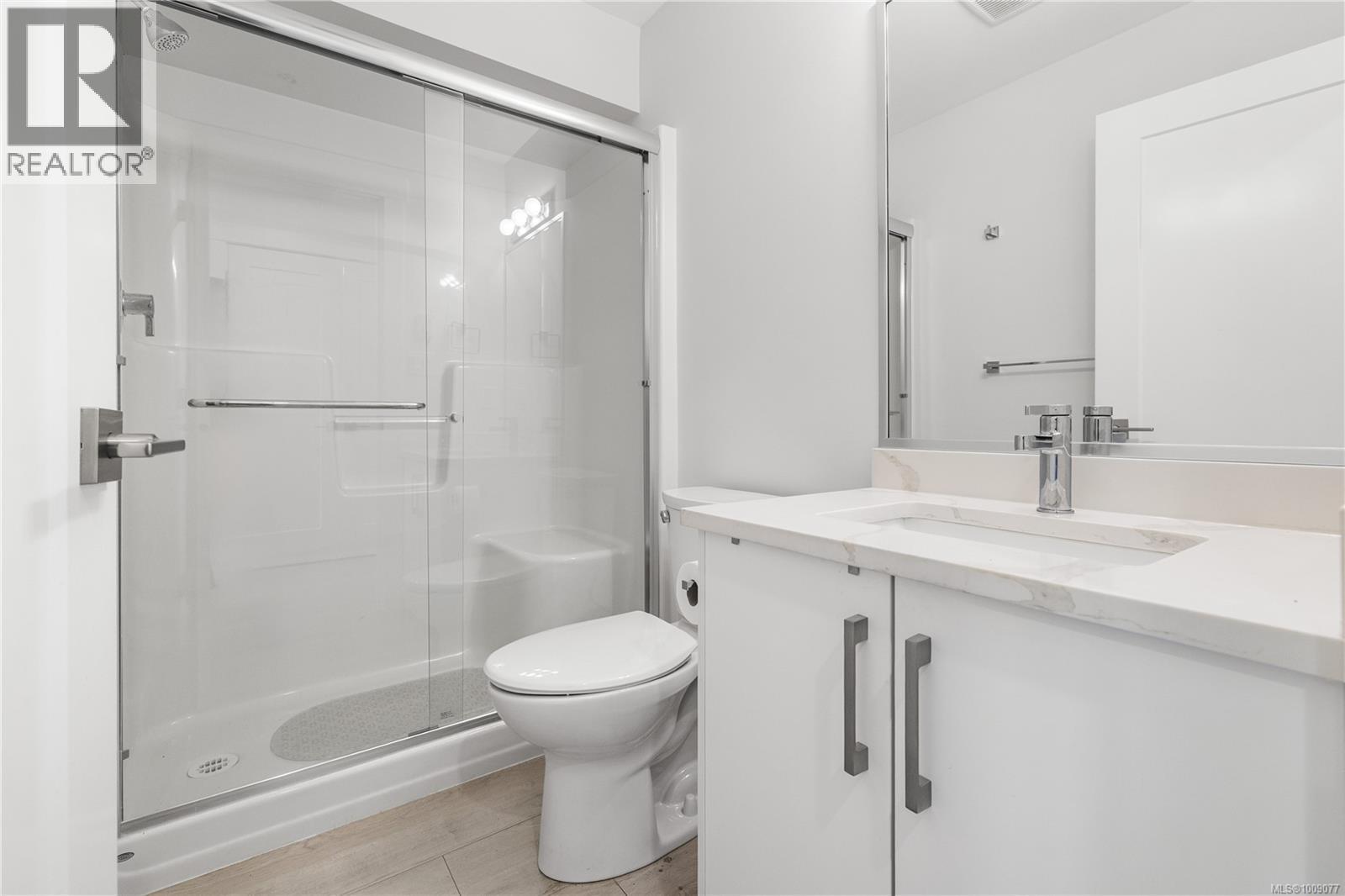 Photo 8 of 5 701 Sitka St, Campbell River BC