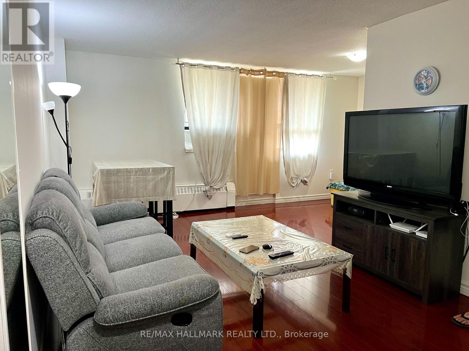 Photo 6 of 101 100 Dundalk Drive, Toronto ON
