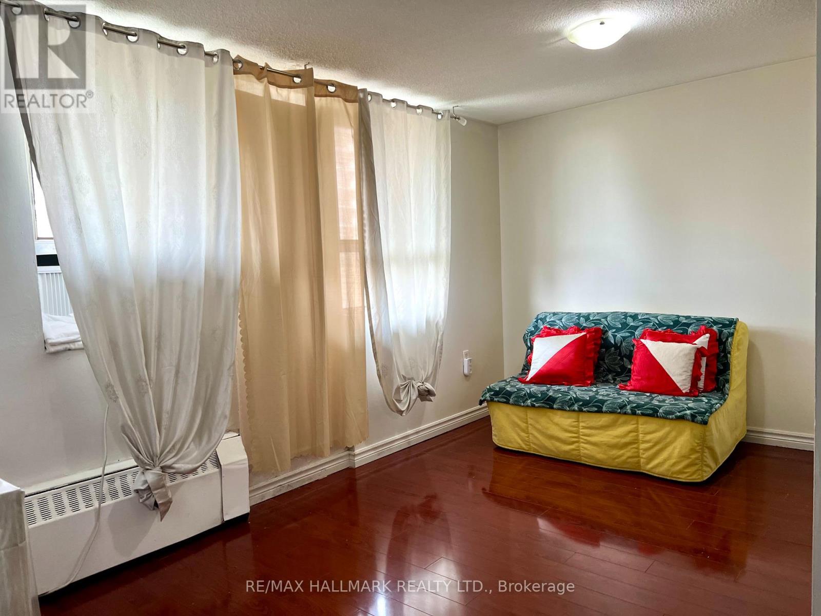 Photo 2 of 101 100 Dundalk Drive, Toronto ON
