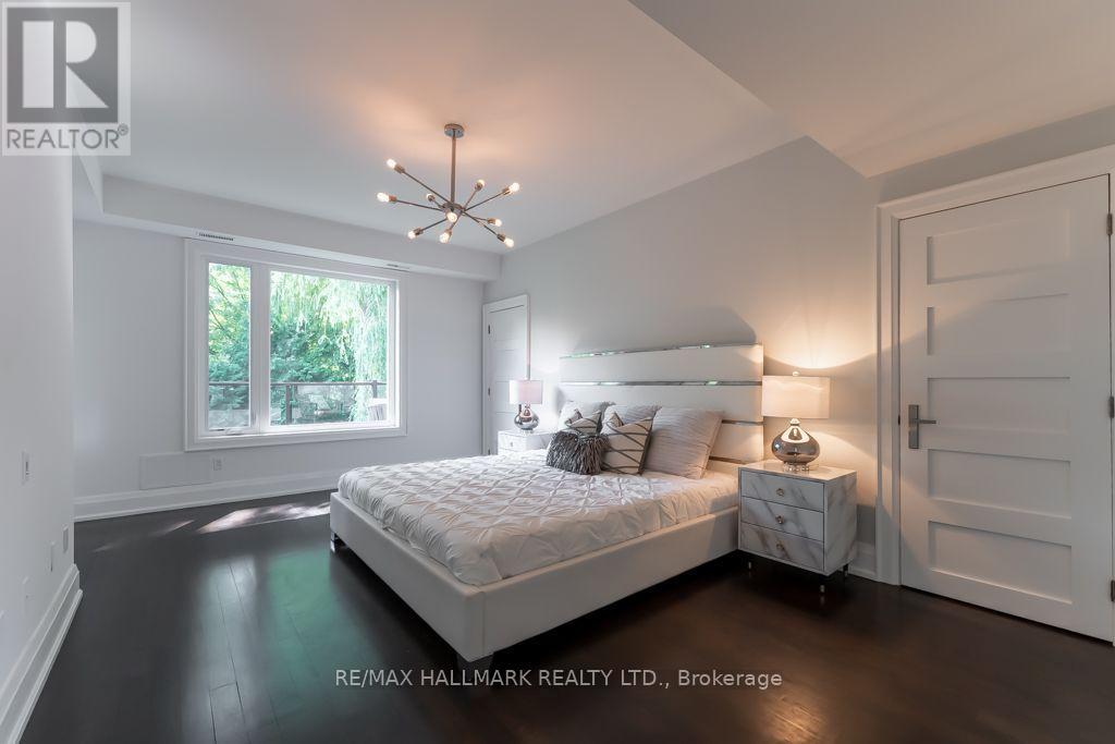 Photo 13 of 17 Hammok Crescent, Markham ON