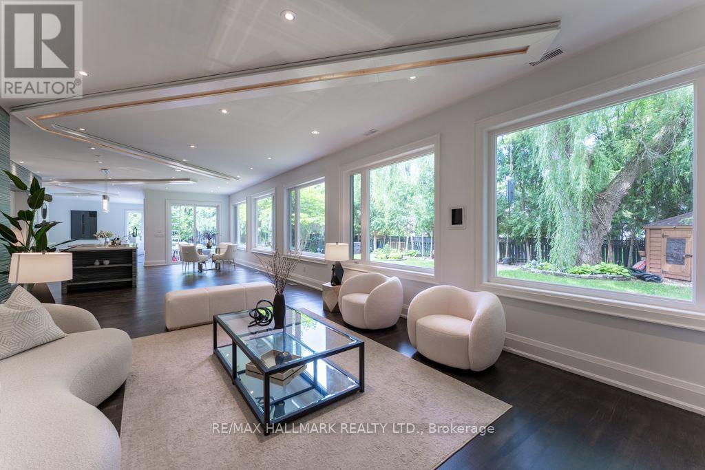 Photo 2 of 17 Hammok Crescent, Markham ON
